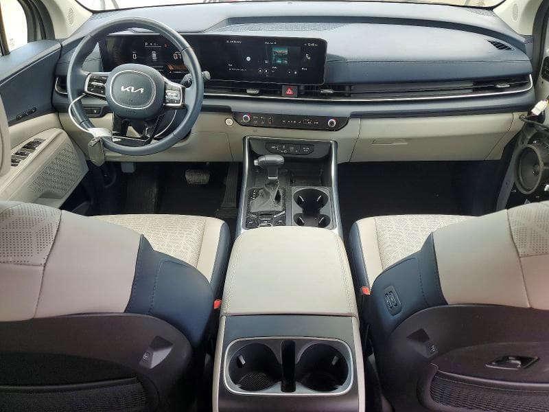 2025 KIA CARNIVAL EX 8