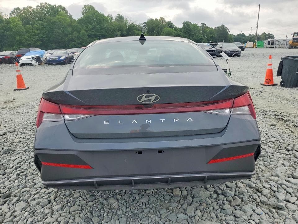 2026 HYUNDAI ELANTRA SE SE 6