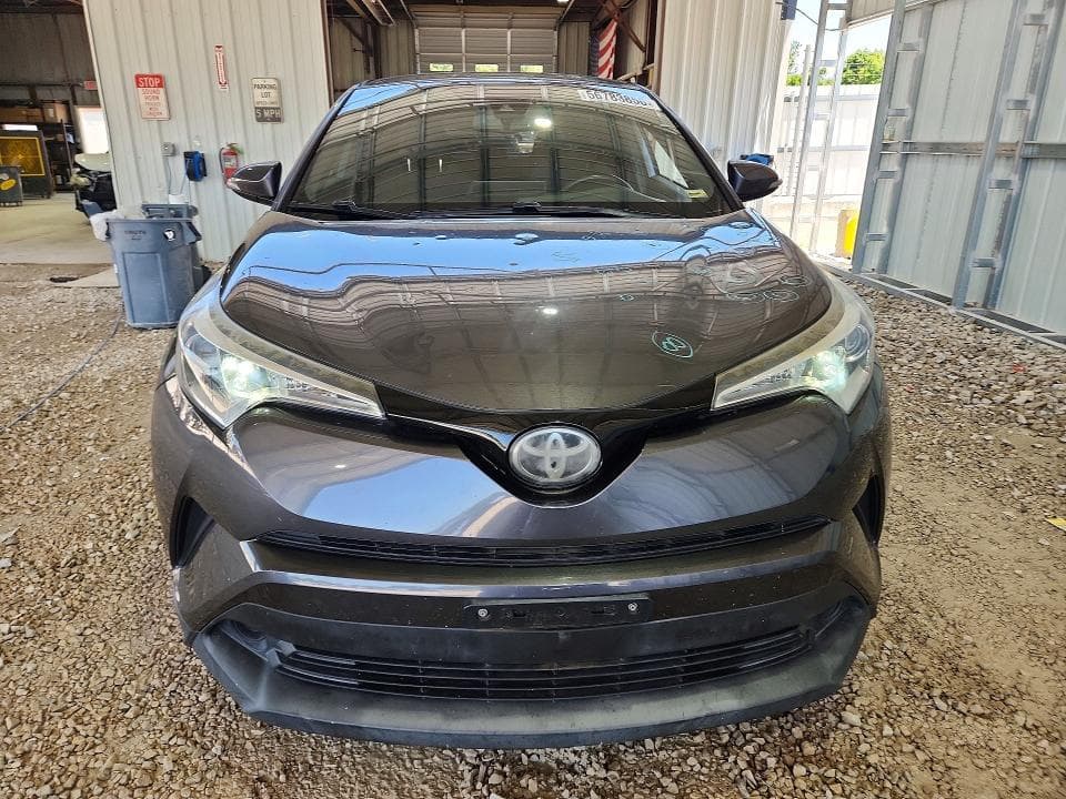 2018 TOYOTA C-HR XLE XLE 5