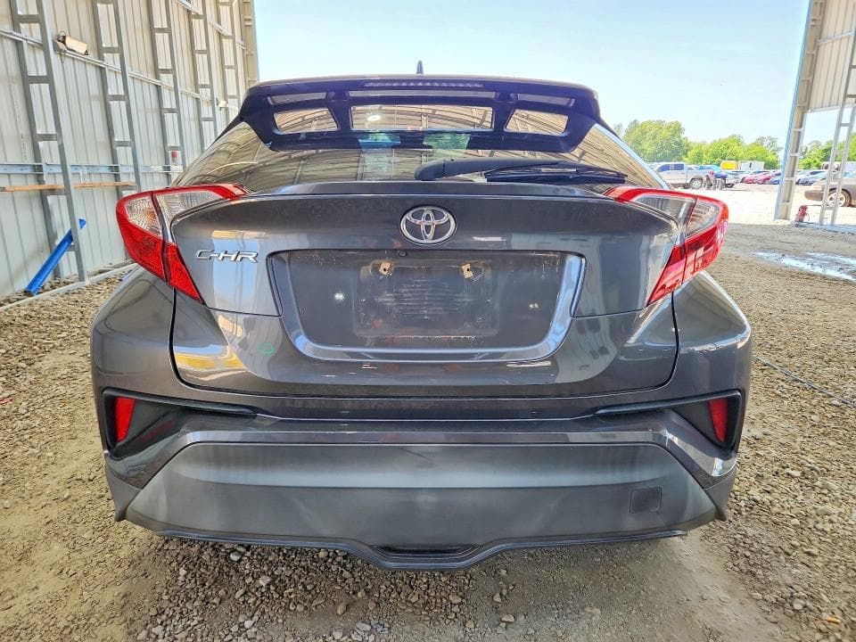 2018 TOYOTA C-HR XLE XLE 6