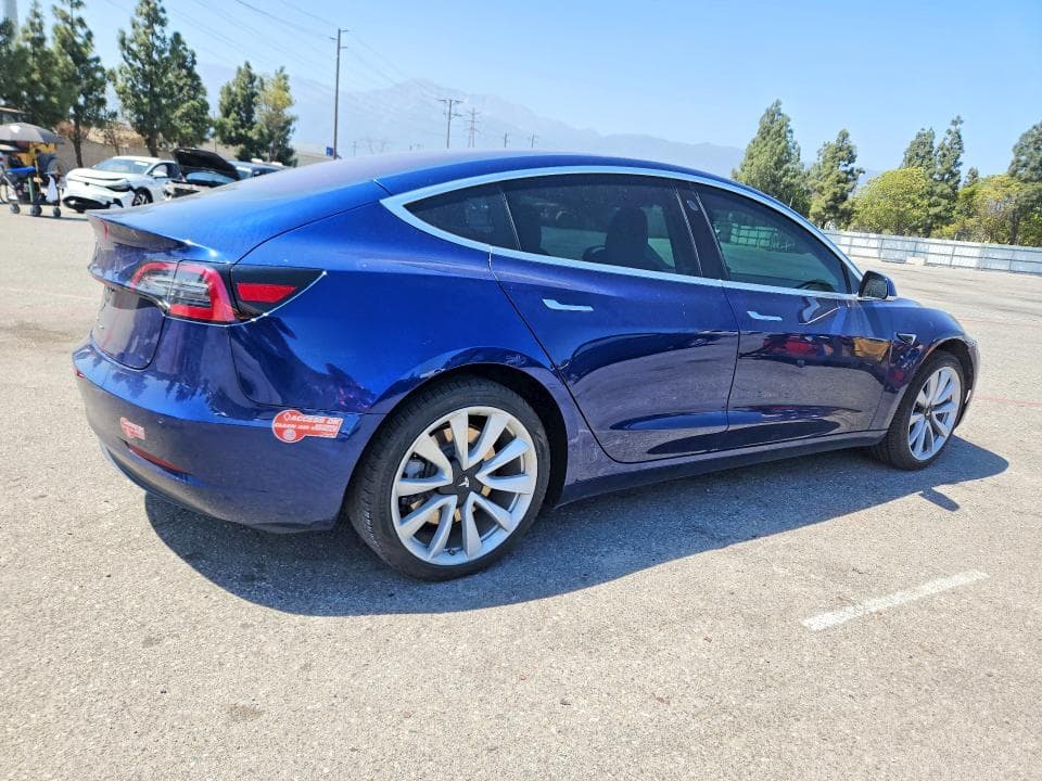 2018 TESLA MODEL 3 3