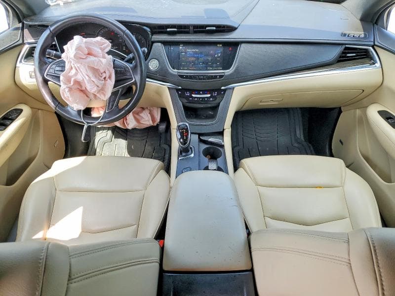 2018 CADILLAC XT5 8