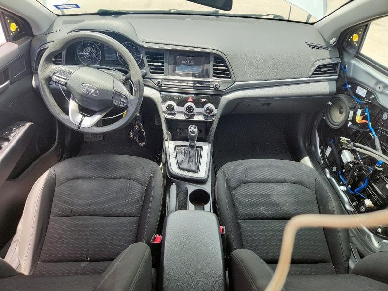 2019 HYUNDAI ELANTRA SE 8