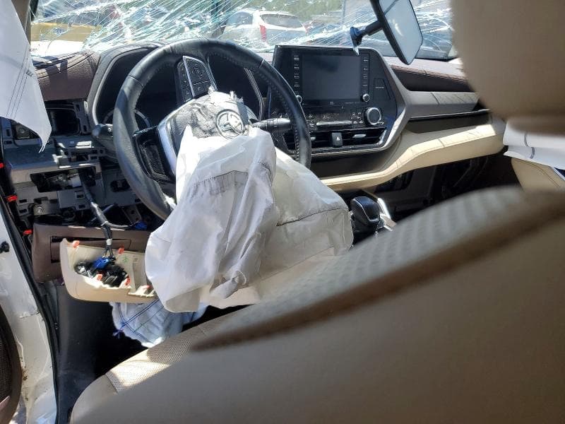 2020 TOYOTA HIGHLANDER LIMITED LIMITED 8