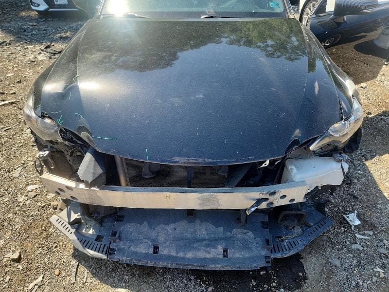 2016 LEXUS IS 300 11