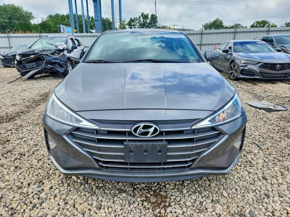 2019 HYUNDAI ELANTRA SE SE 5