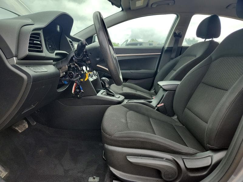 2019 HYUNDAI ELANTRA SE SE 7