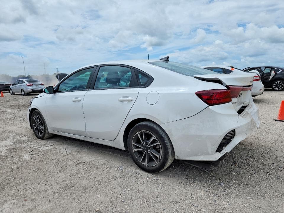 2023 KIA FORTE LXS 2