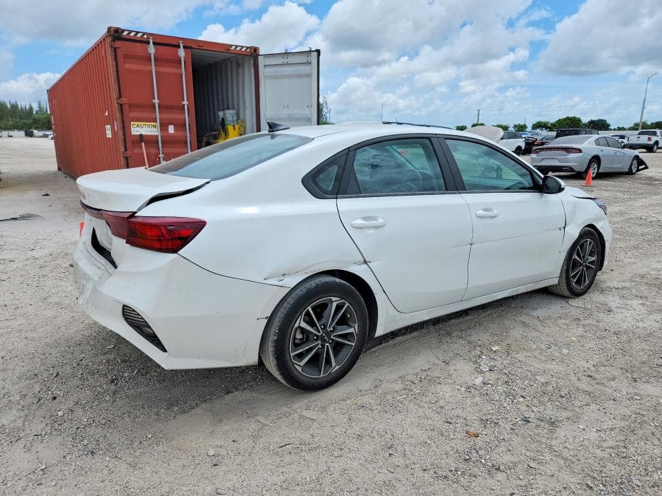 2023 KIA FORTE LXS 3