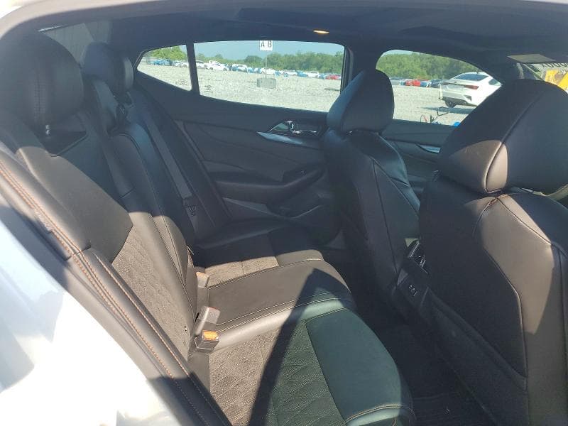 2021 NISSAN MAXIMA SR 10