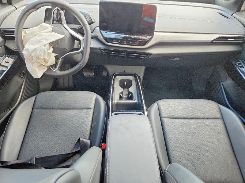 2024 VOLKSWAGEN ID.4 S 8
