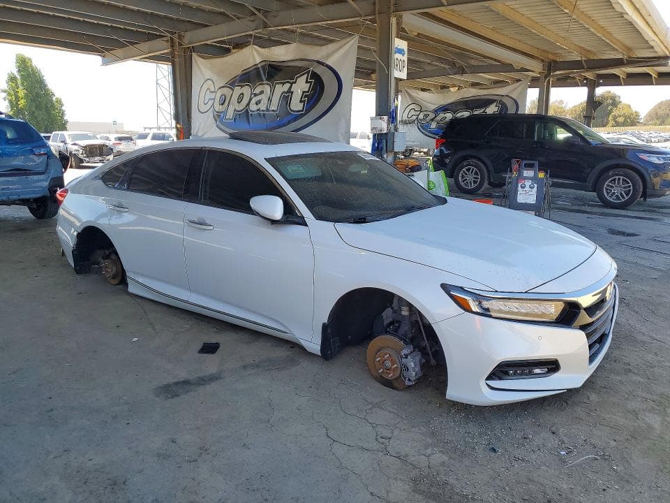 2020 HONDA ACCORD TOURING 4