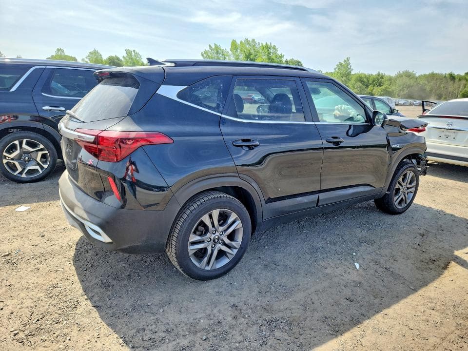 2021 KIA SELTOS S 3