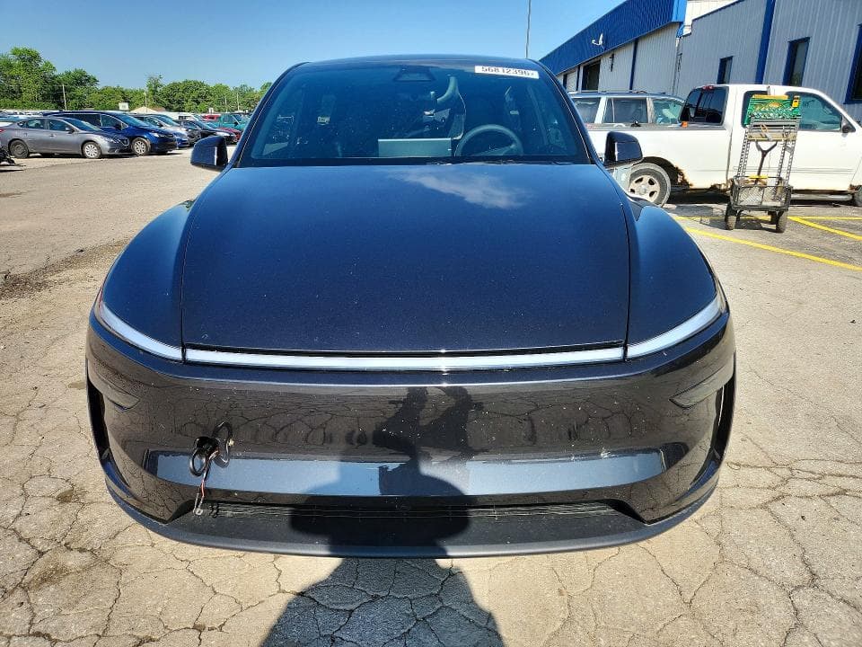 2026 TESLA MODEL Y 5