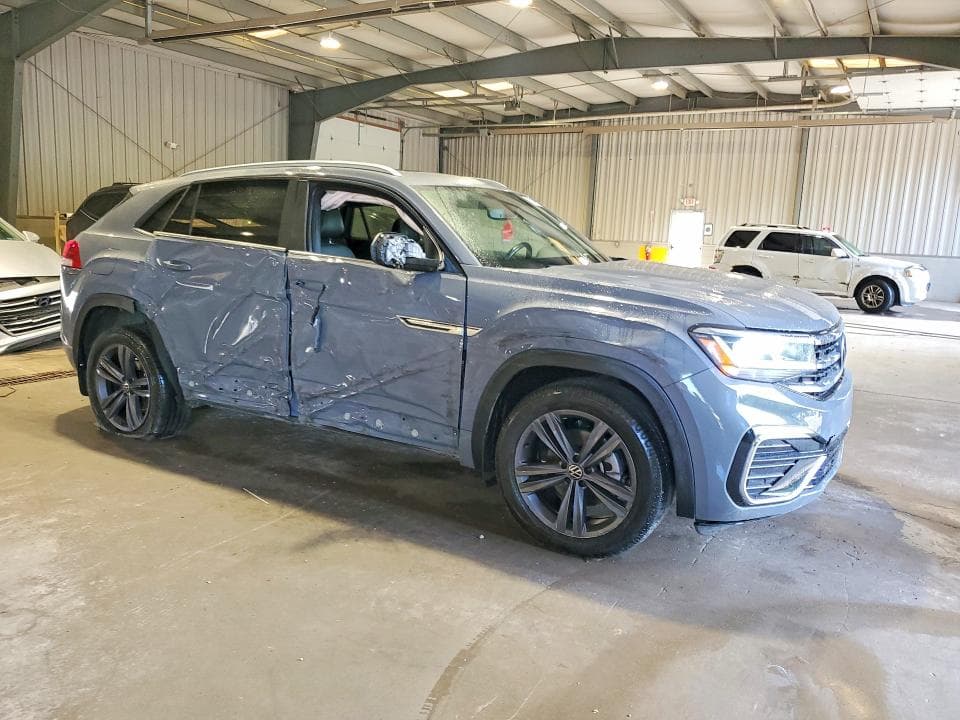 2021 VOLKSWAGEN ATLAS CROSS SPORT SE 4