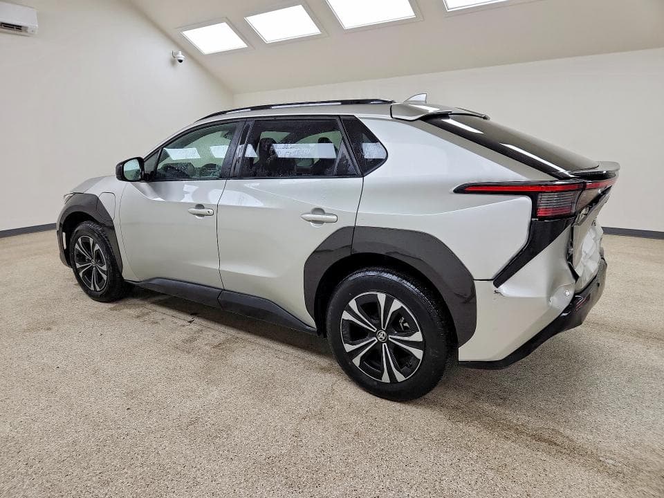 2023 TOYOTA BZ4X XLE 2