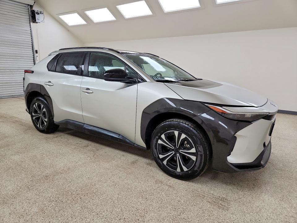 2023 TOYOTA BZ4X XLE 4