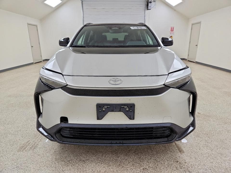 2023 TOYOTA BZ4X XLE 5