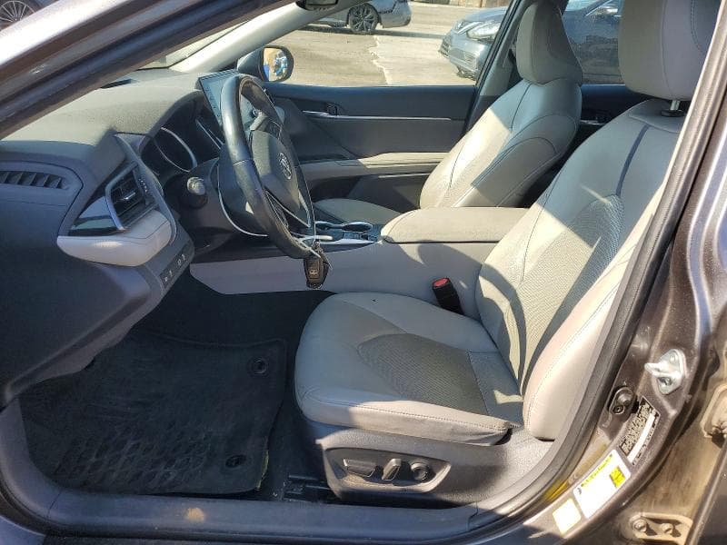 2022 TOYOTA CAMRY XLE 7