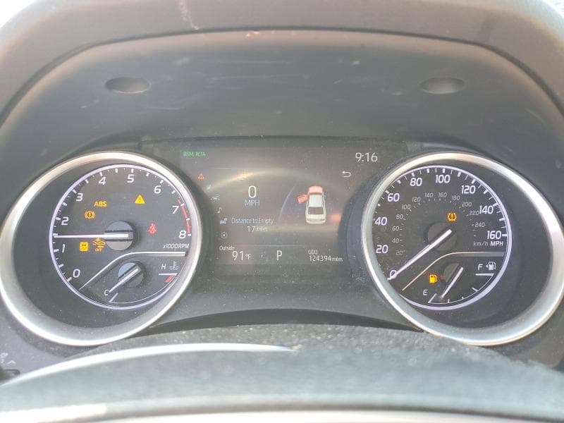 2022 TOYOTA CAMRY XLE 9