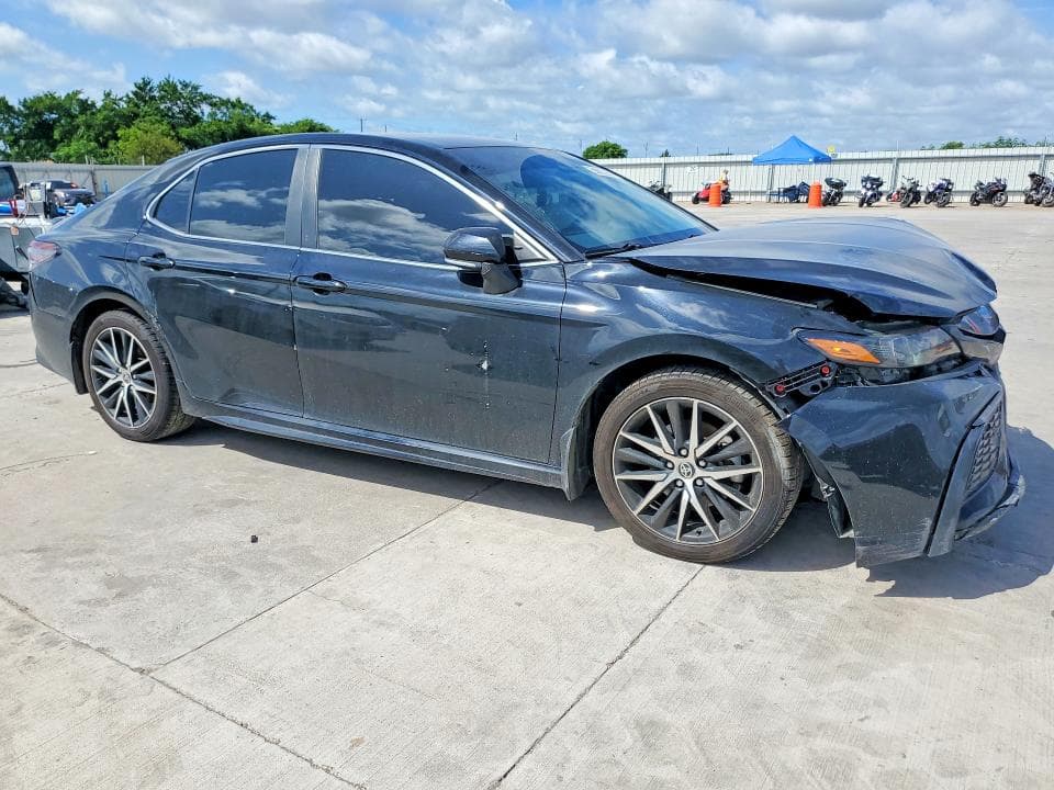 2023 TOYOTA CAMRY SE 4