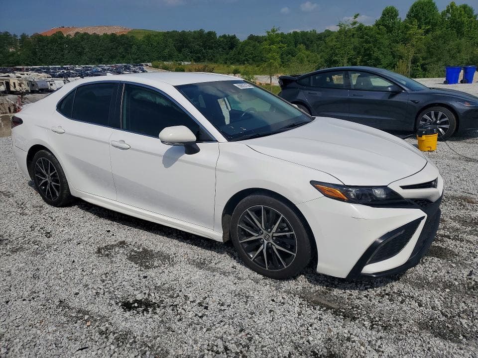 2023 TOYOTA CAMRY SE 4