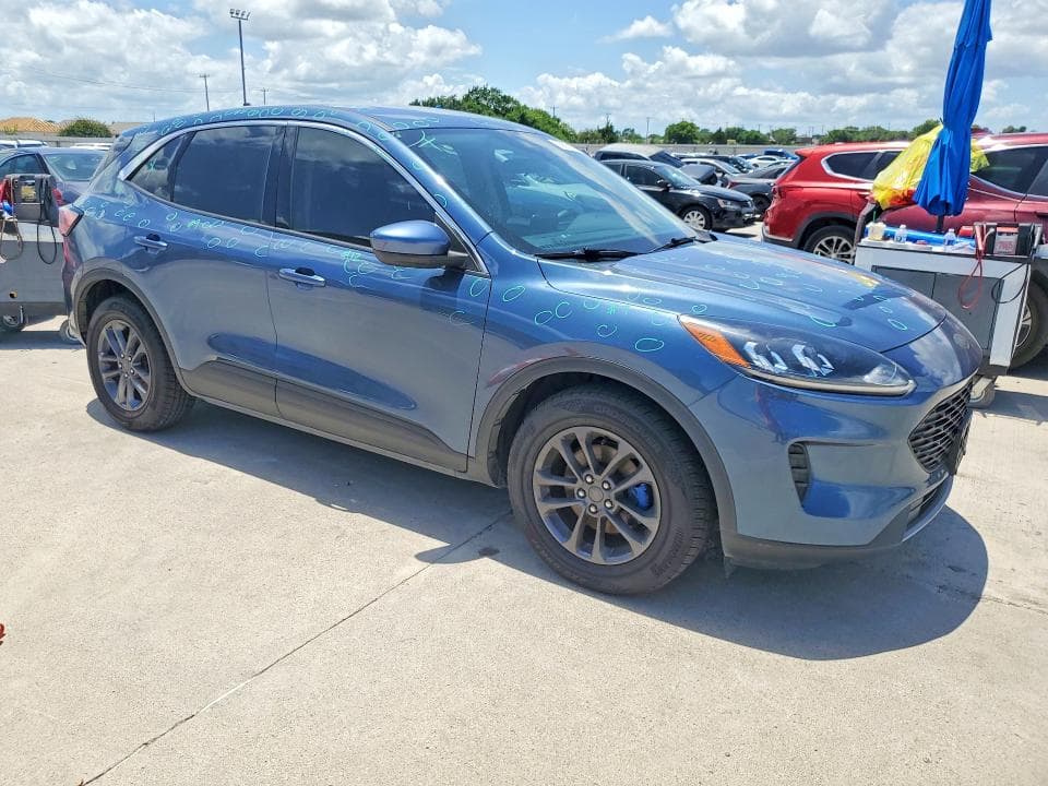 2020 FORD ESCAPE SE 4