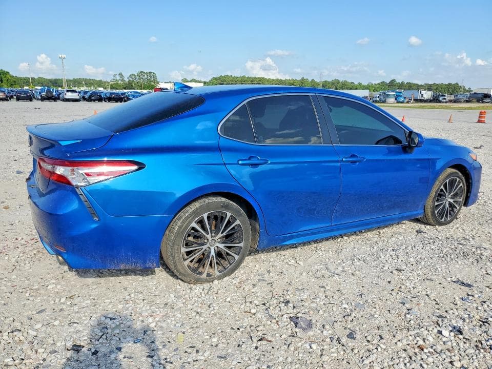 2020 TOYOTA CAMRY SE SE 3
