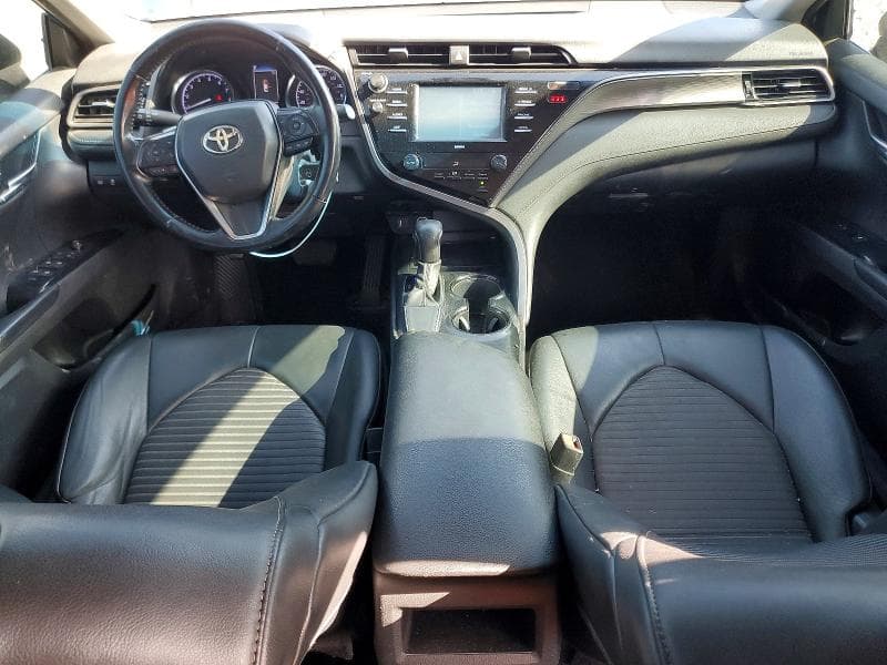 2020 TOYOTA CAMRY SE SE 8