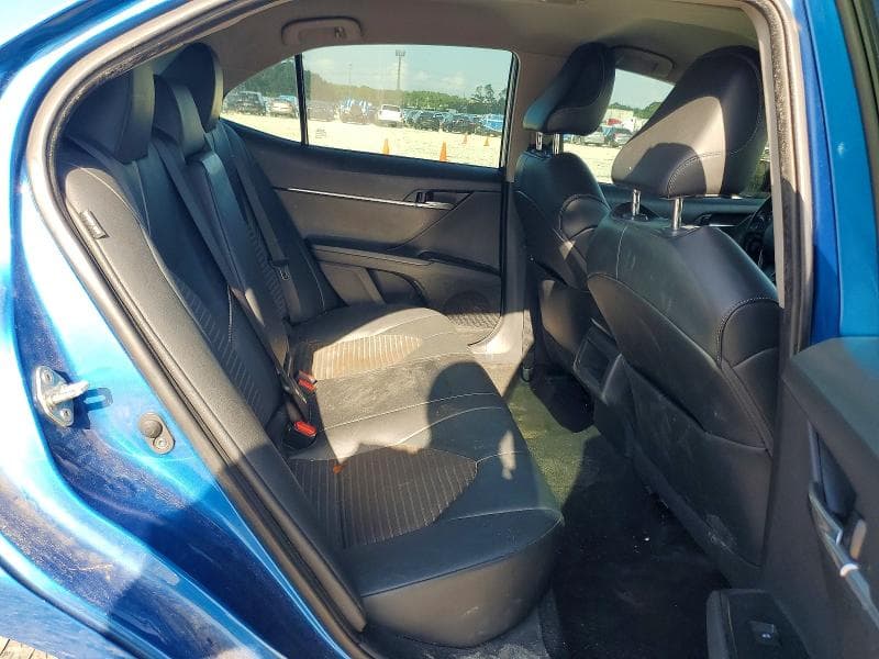 2020 TOYOTA CAMRY SE SE 10