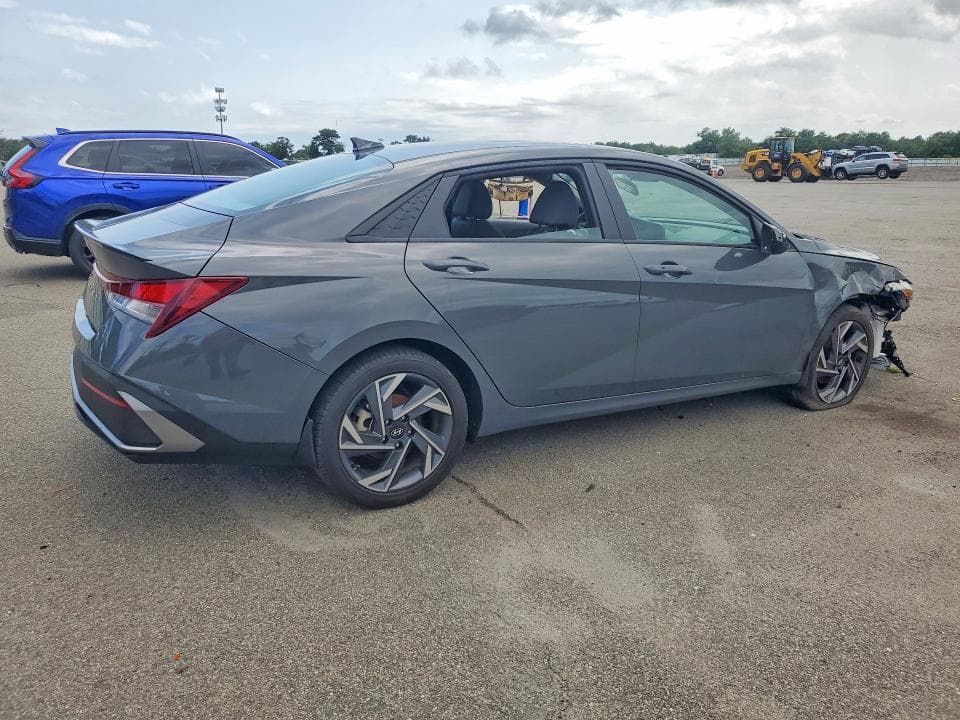 2025 HYUNDAI ELANTRA SEL SPORT 3