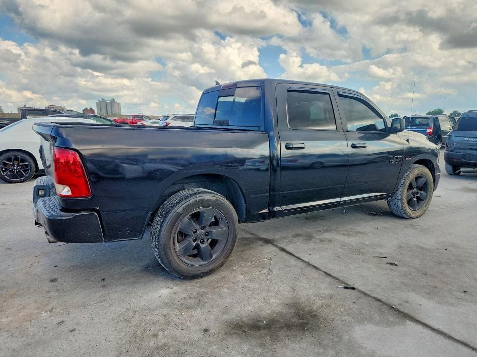 2018 RAM 1500 SLT SLT 3