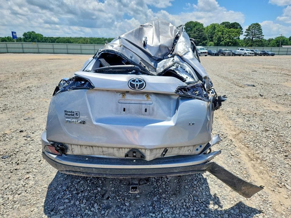 2018 TOYOTA RAV4 LE 6