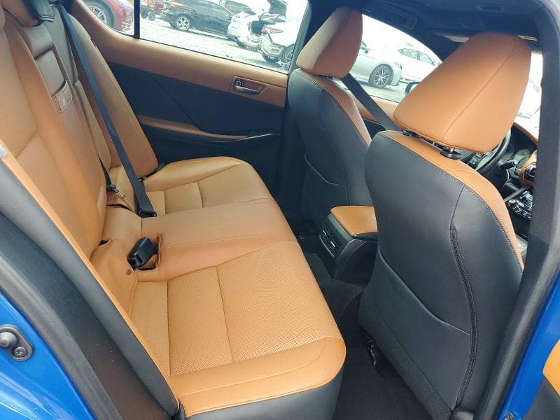 2022 LEXUS IS 300 10