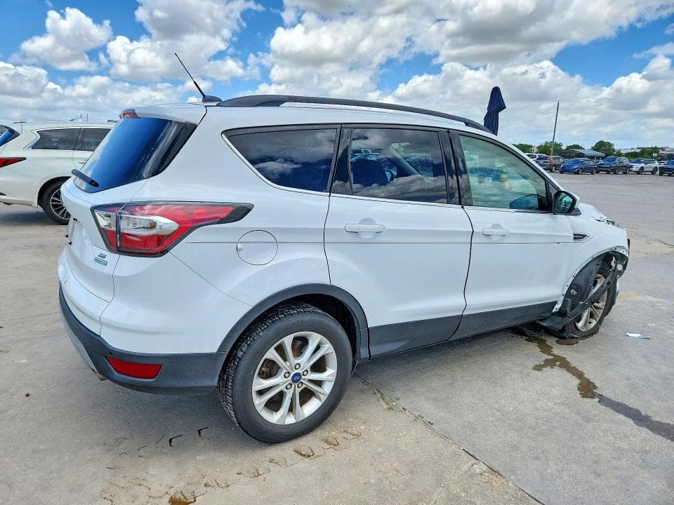 2017 FORD ESCAPE SE SE 3