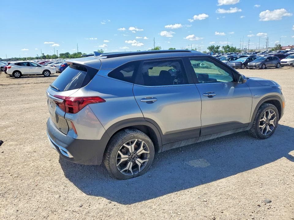 2023 KIA SELTOS EX 3