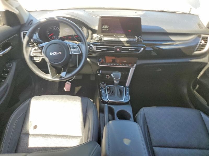 2023 KIA SELTOS EX 8