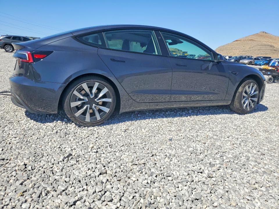 2025 TESLA MODEL 3 3
