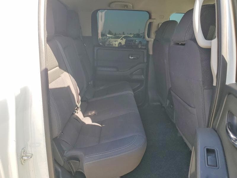2024 NISSAN FRONTIER SV 10