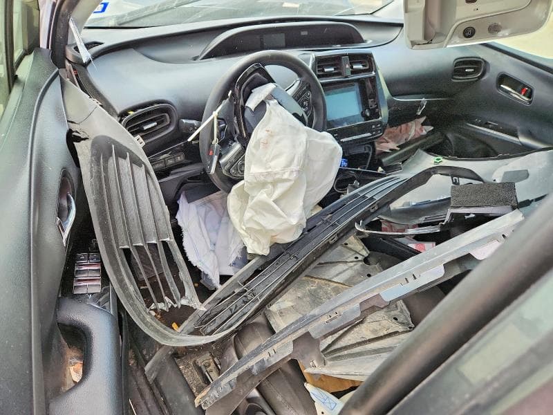 2019 TOYOTA PRIUS LE LE 8