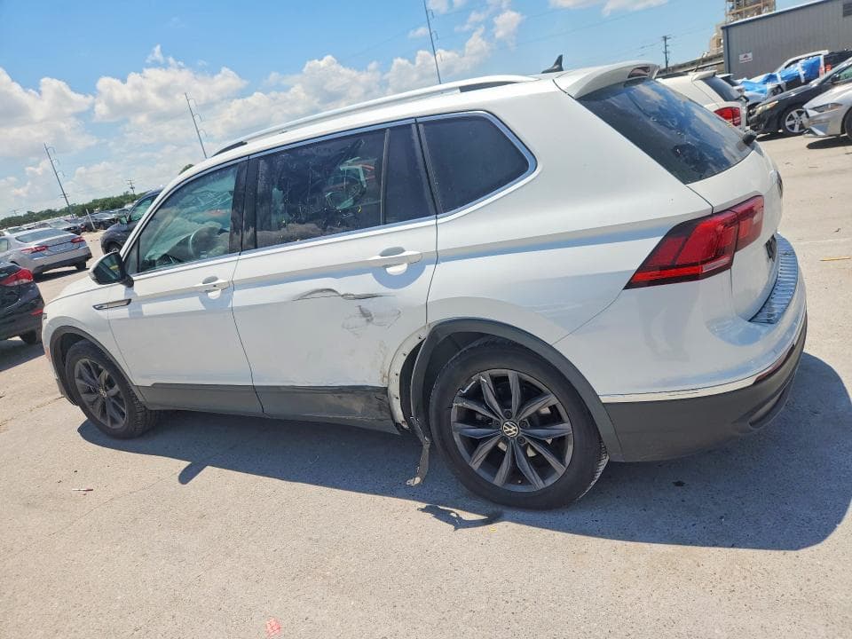 2023 VOLKSWAGEN TIGUAN SE 2