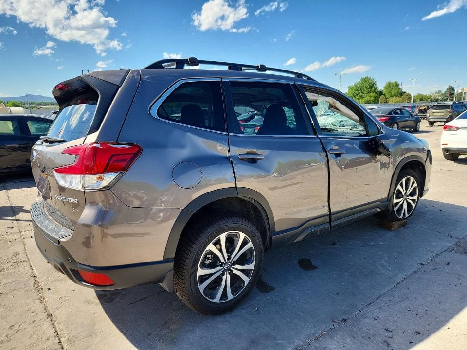 2022 SUBARU FORESTER LIMITED LIMITED 4