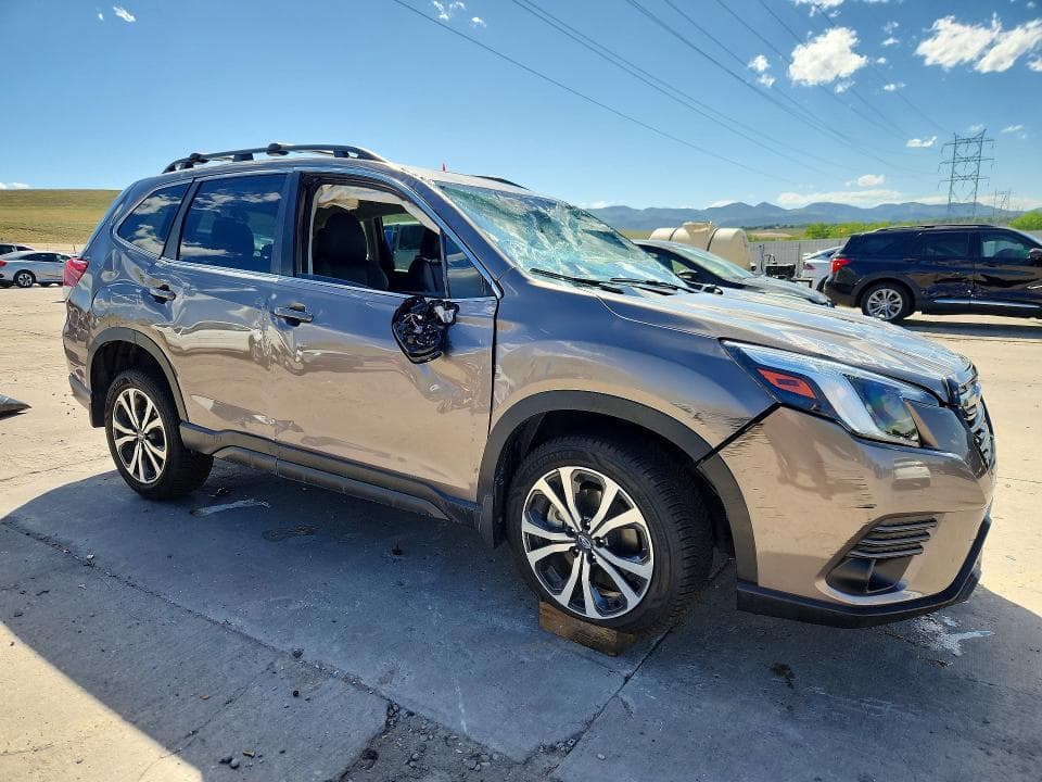 2022 SUBARU FORESTER LIMITED LIMITED 5
