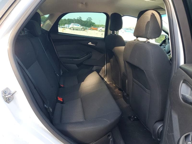 2018 FORD FOCUS SE SE 10