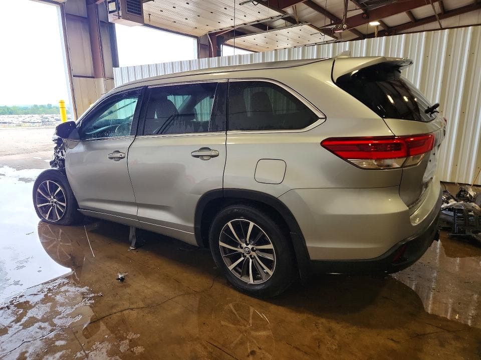 2017 TOYOTA HIGHLANDER XLE 2