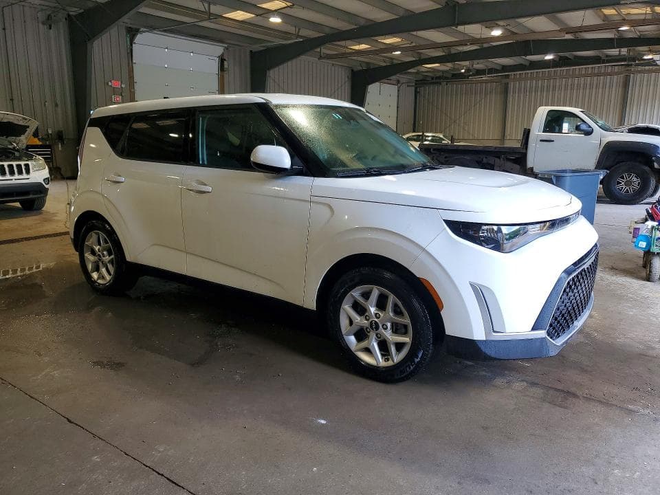 2023 KIA SOUL LX 4