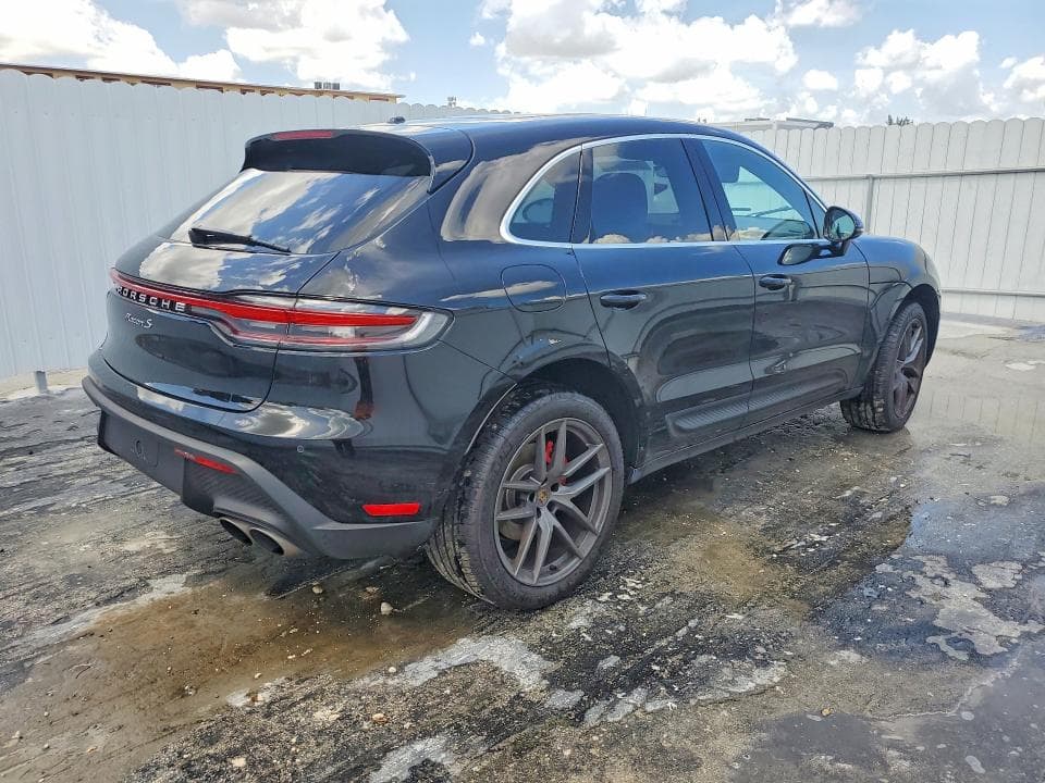 2025 PORSCHE MACAN S 3