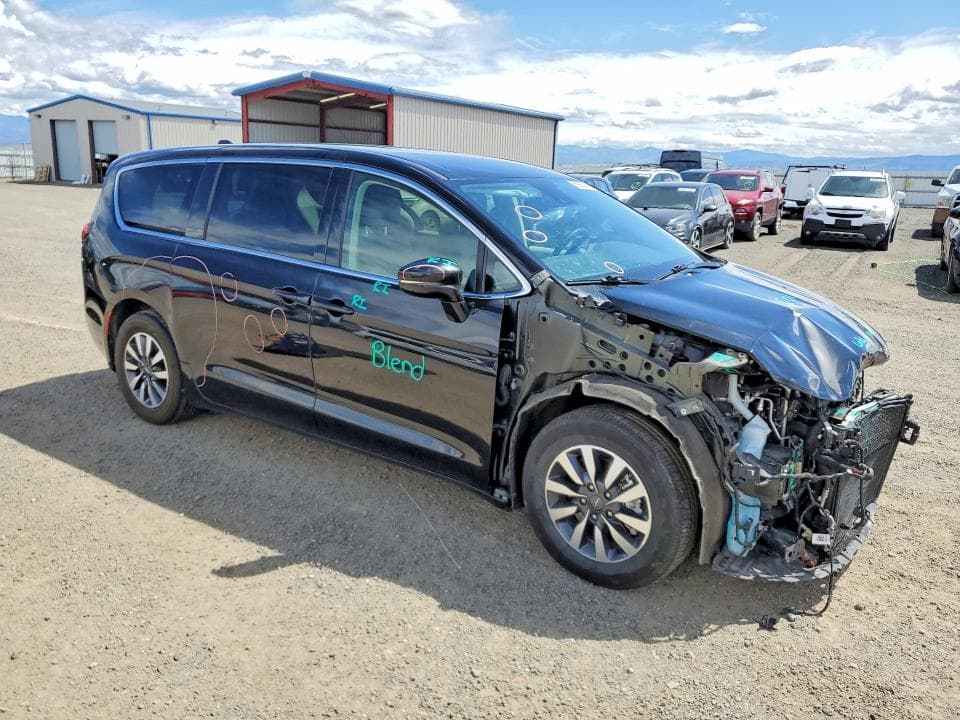 2022 CHRYSLER PACIFICA HYBRID TOURING L 4