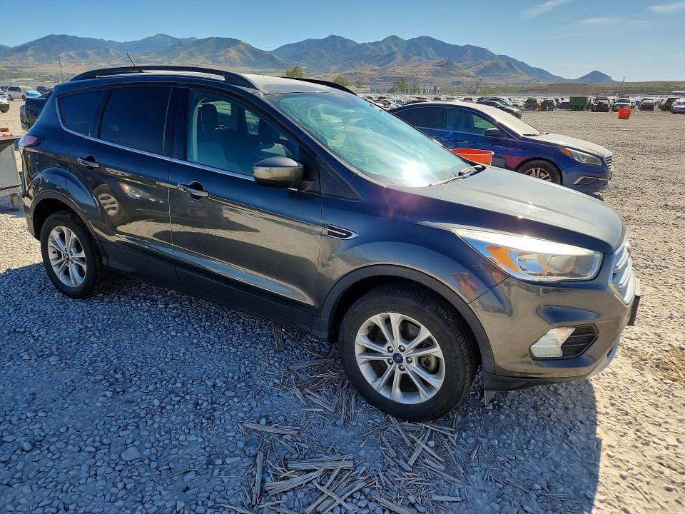 2018 FORD ESCAPE SE 4