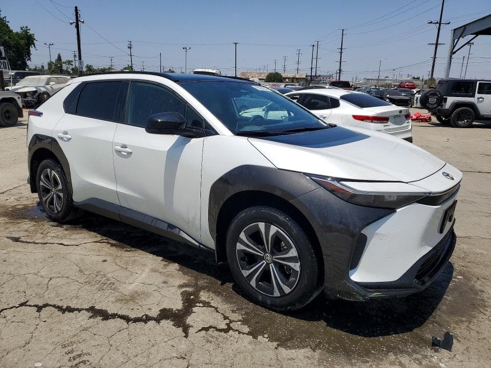 2024 TOYOTA BZ4X XLE 4